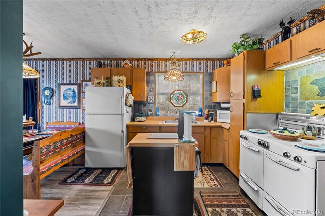 888 W Longbow Drive, Jefferson, CO 80456