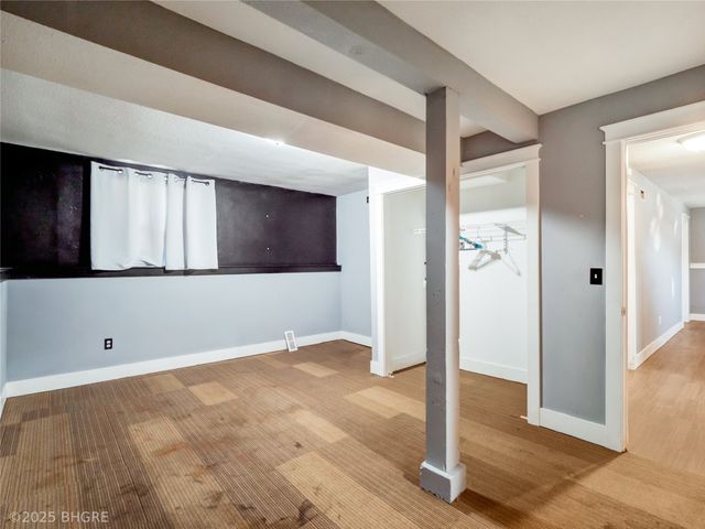 3902 E 40th Street, Des Moines, IA 50317