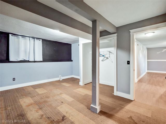 3902 E 40th Street, Des Moines, IA 50317