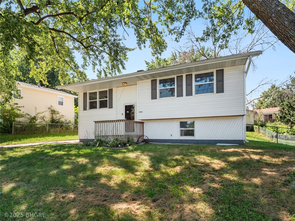 3902 E 40th Street, Des Moines, IA 50317