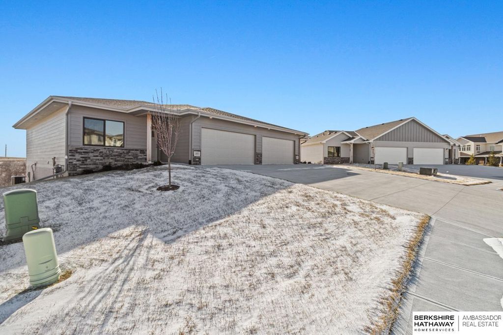 14807 Willow Street, Bennington, NE 68007