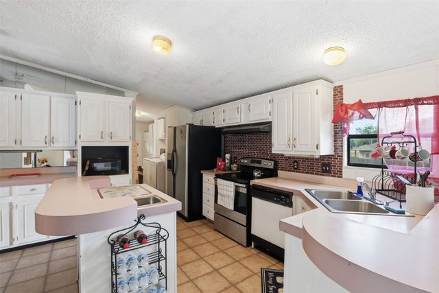 3601 Mockingbird Circle, Cleburne, TX 76031