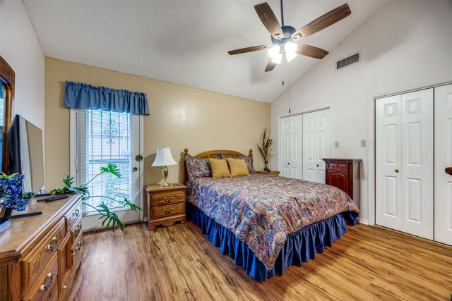 12 Village Green Court, Denison, TX 75020