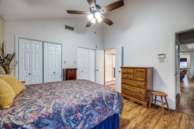 12 Village Green Court, Denison, TX 75020
