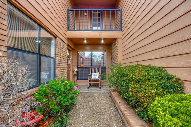 12 Village Green Court, Denison, TX 75020