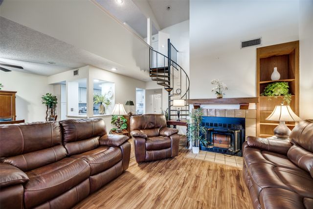 12 Village Green Court, Denison, TX 75020