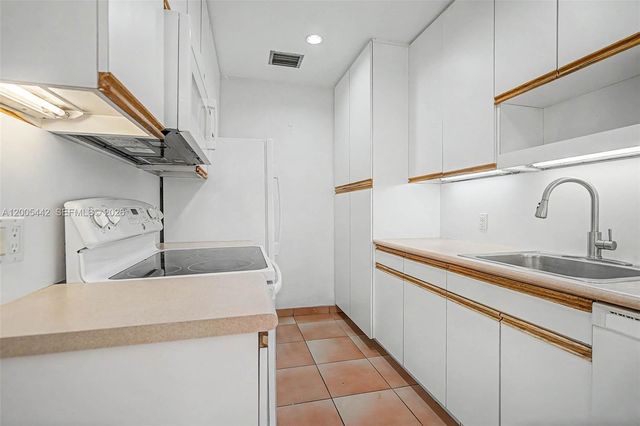 8115 SW 63rd Pl, Miami, FL 33143