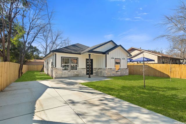 2218 W Wildwood DR., San Antonio, TX 78201