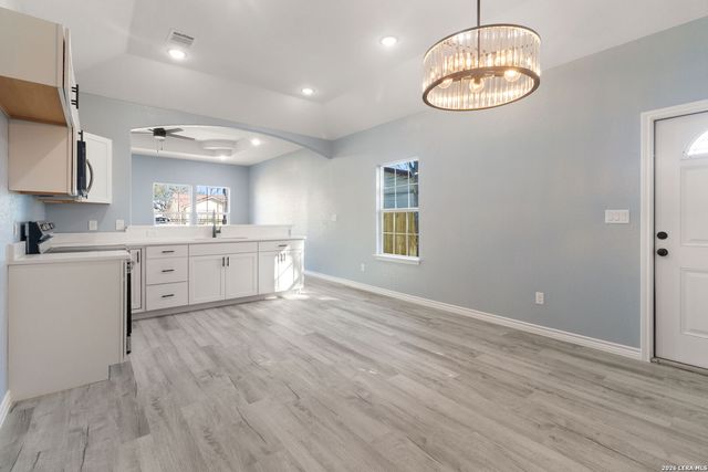 2218 W Wildwood DR., San Antonio, TX 78201