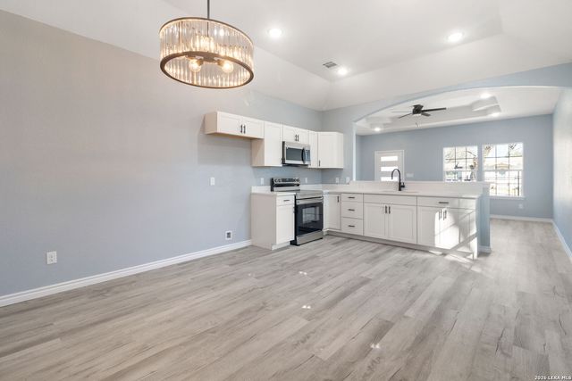 2218 W Wildwood DR., San Antonio, TX 78201