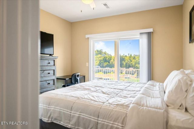 195 N Deer Village Lane B, Lafollette, TN 37766