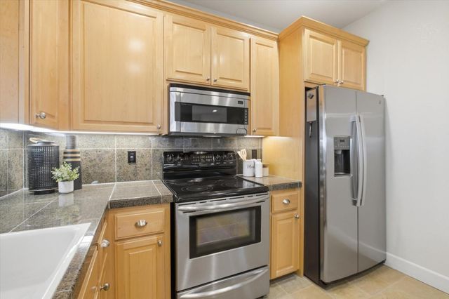865 Apricot Avenue, Campbell, CA 95008