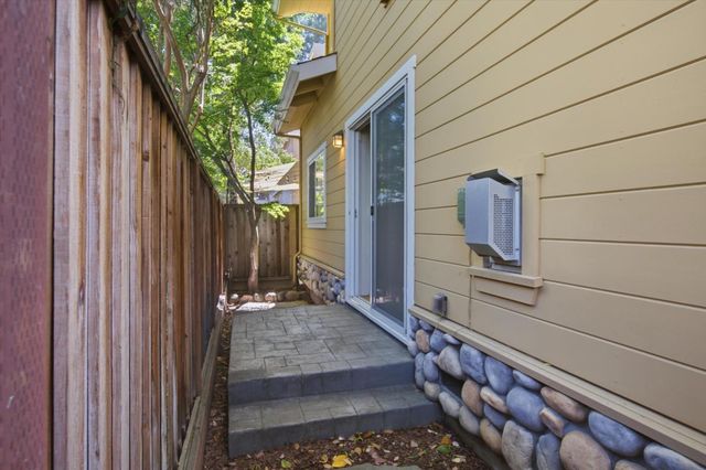 865 Apricot Avenue, Campbell, CA 95008