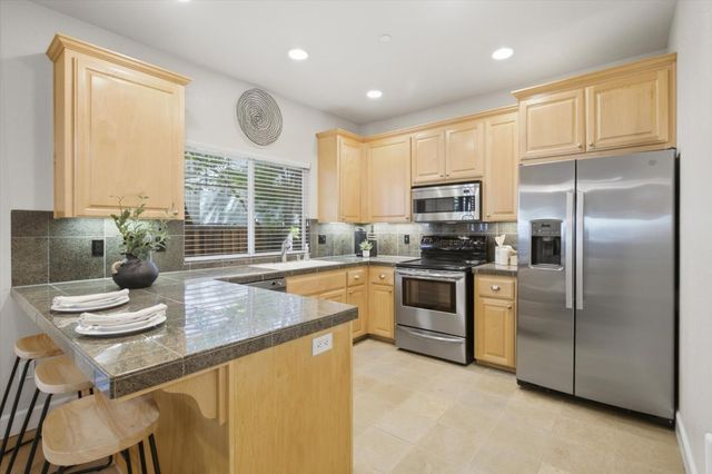865 Apricot Avenue, Campbell, CA 95008