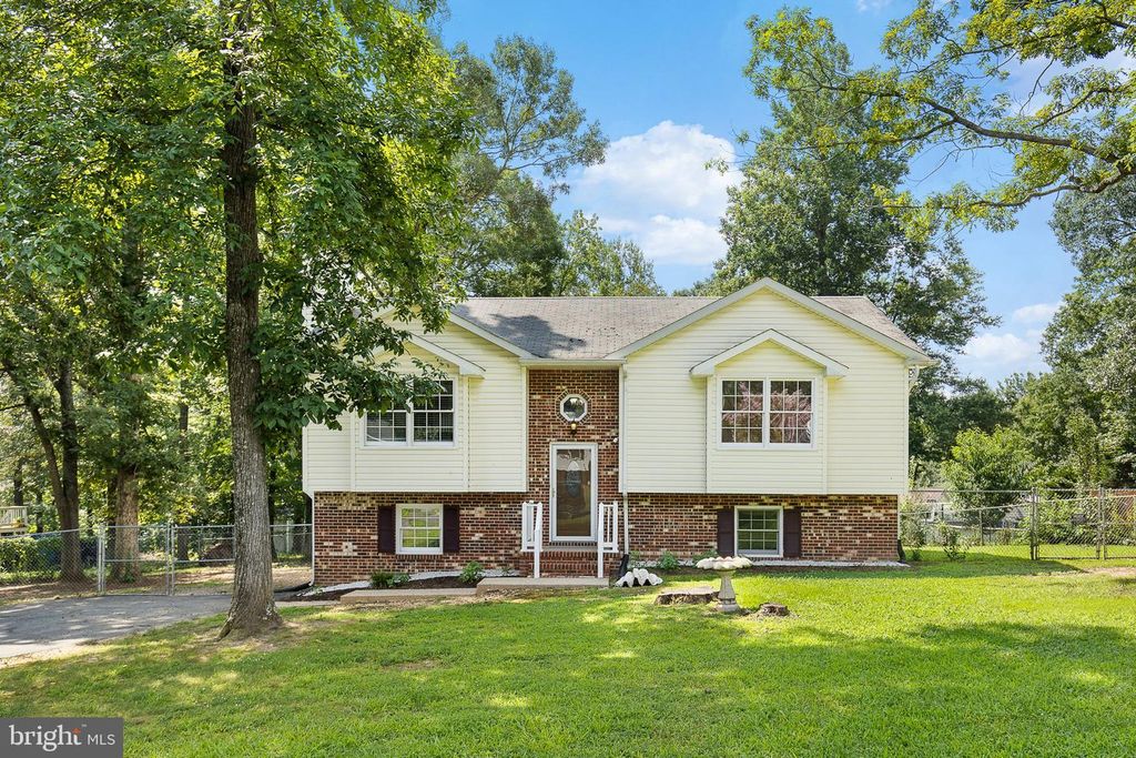 10417 FOREST HILL CT, Fredericksburg, VA 22408
