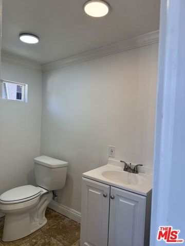 1026 E 42nd Street, Los Angeles, CA 90011