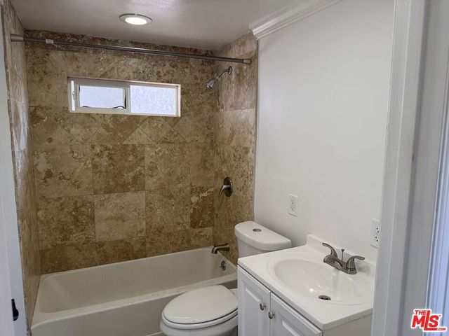 1026 E 42nd Street, Los Angeles, CA 90011