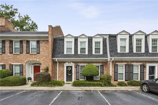 2 Scotland NW Place, Atlanta, GA 30318