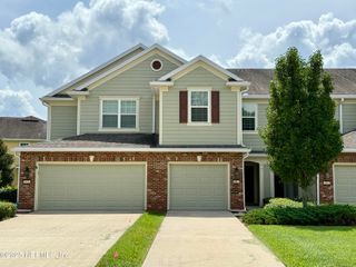 6812 ROUNDLEAF Drive, Jacksonville, FL 32258