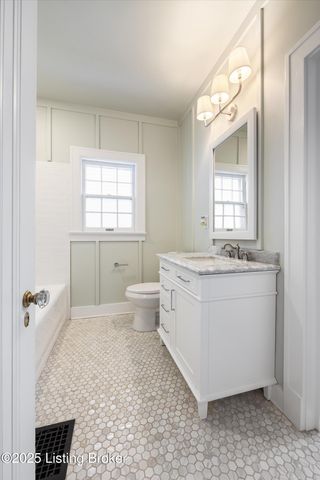 1750 Fernwood Ave, Louisville, KY 40205