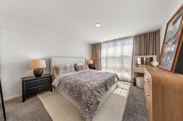 2217 Venture Drive 2217, Schaumburg, IL 60193