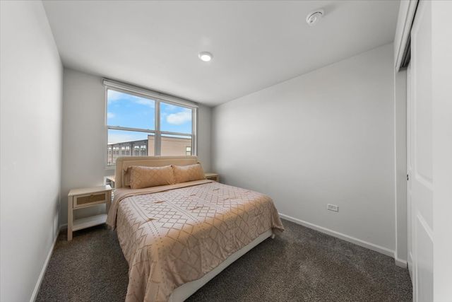 2217 Venture Drive 2217, Schaumburg, IL 60193