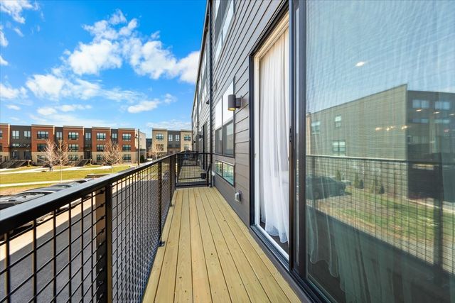 2217 Venture Drive 2217, Schaumburg, IL 60193