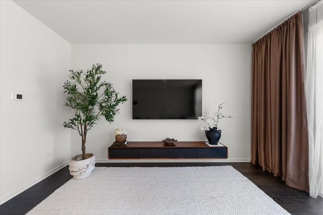 2217 Venture Drive 2217, Schaumburg, IL 60193