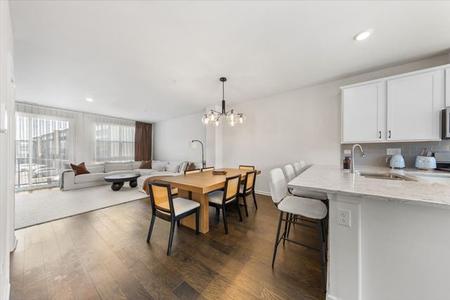 2217 Venture Drive 2217, Schaumburg, IL 60193