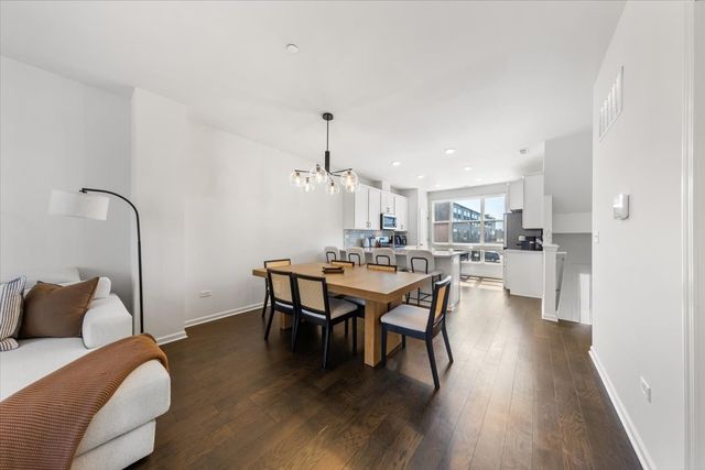 2217 Venture Drive 2217, Schaumburg, IL 60193