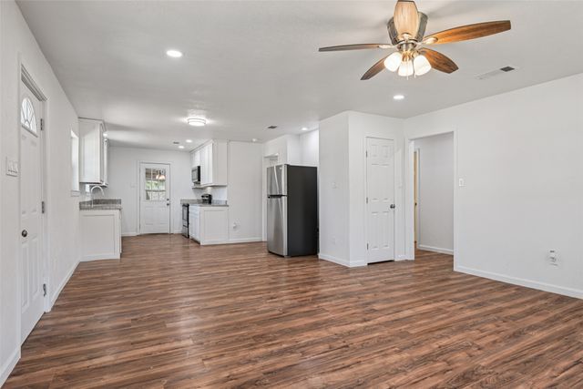 111 W Spurgeon Street, Itasca, TX 76055
