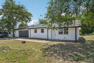 111 W Spurgeon Street, Itasca, TX 76055
