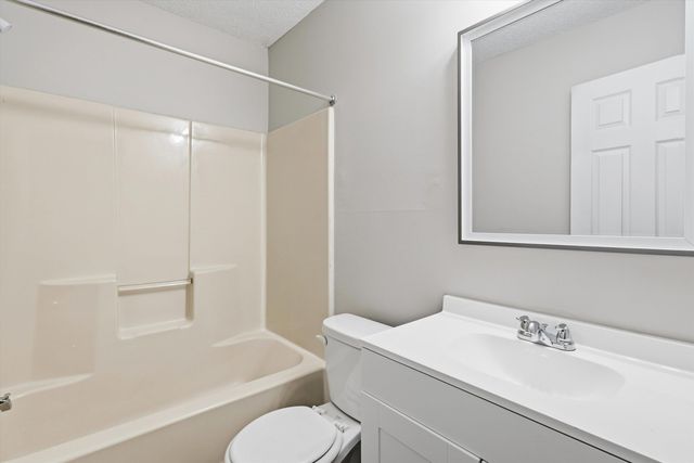 6030 CHADWELL RD, Millington, TN 38053