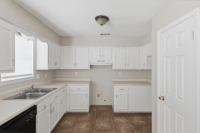 6030 CHADWELL RD, Millington, TN 38053