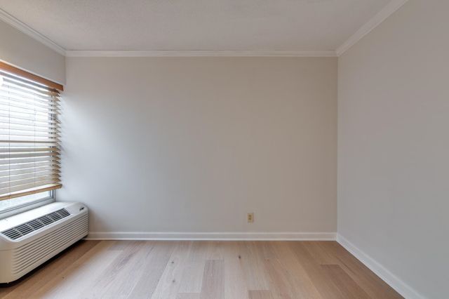 232 S Highland St Apt 303, Memphis, TN 38111