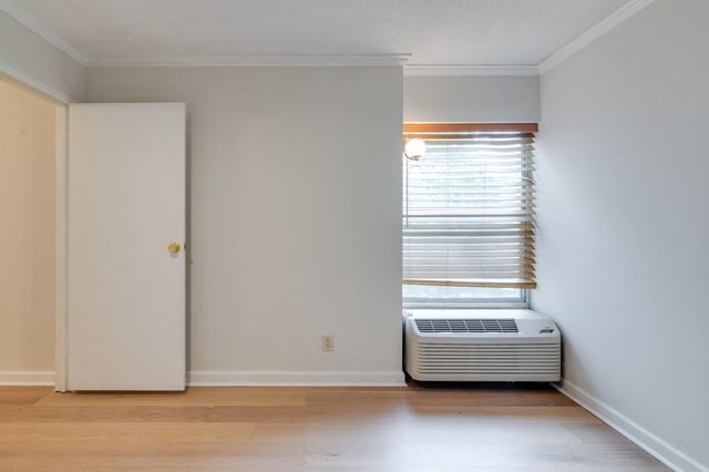 232 S Highland St Apt 303, Memphis, TN 38111