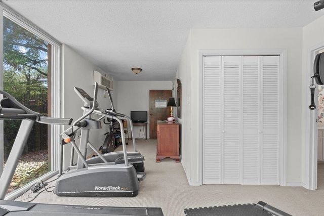 232 S Highland St Apt 303, Memphis, TN 38111