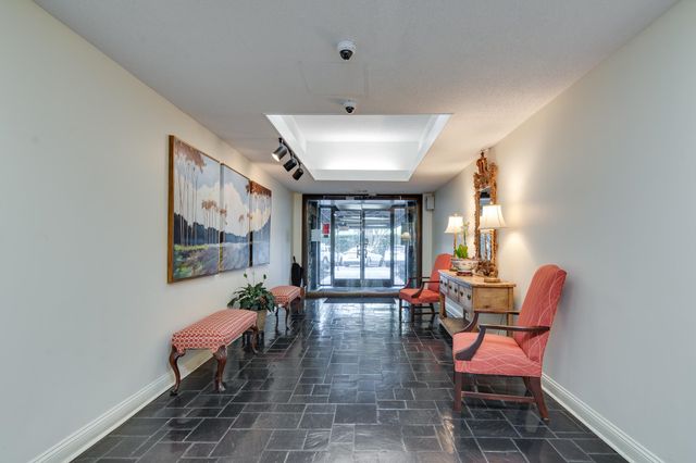 232 S Highland St Apt 303, Memphis, TN 38111