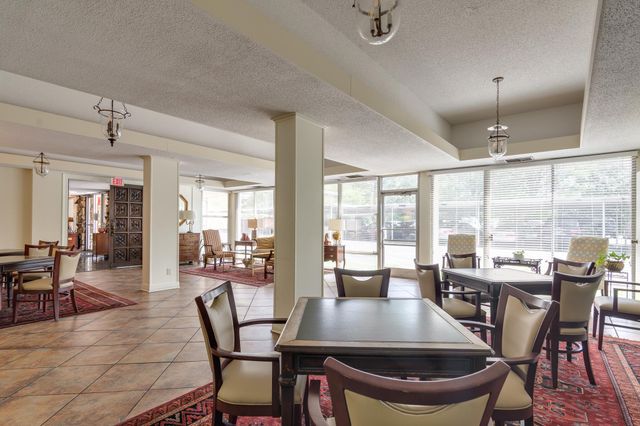 232 S Highland St Apt 303, Memphis, TN 38111