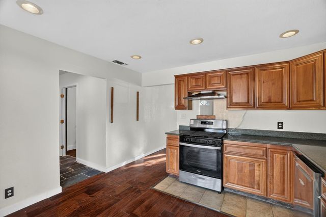 3933 Huron St, Sacramento, CA 95838
