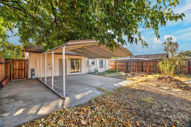 3933 Huron St, Sacramento, CA 95838