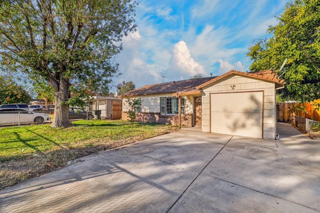 3933 Huron St, Sacramento, CA 95838