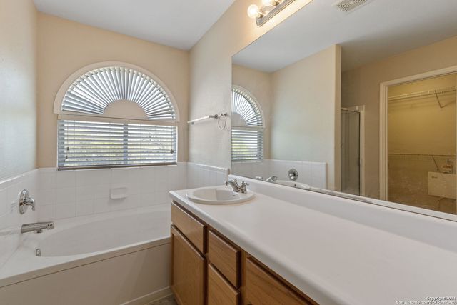 9919 MUSTANG RISE, San Antonio, TX 78254