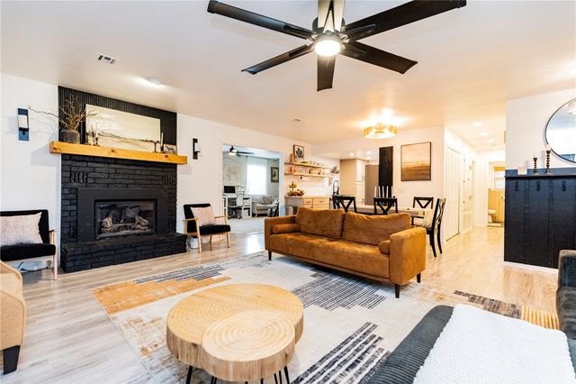 1307 W Banz Road, Rogers, AR 72758