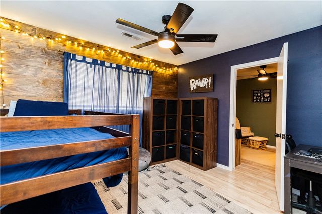 1307 W Banz Road, Rogers, AR 72758