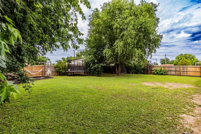 1307 W Banz Road, Rogers, AR 72758