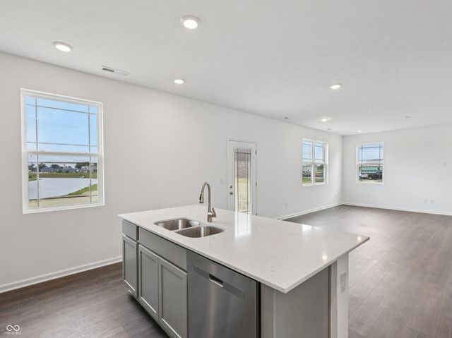 50 Benfield Drive, Whiteland, IN 46184