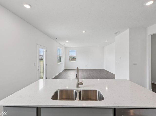 50 Benfield Drive, Whiteland, IN 46184