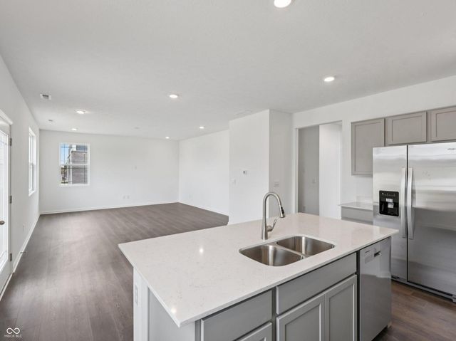 50 Benfield Drive, Whiteland, IN 46184