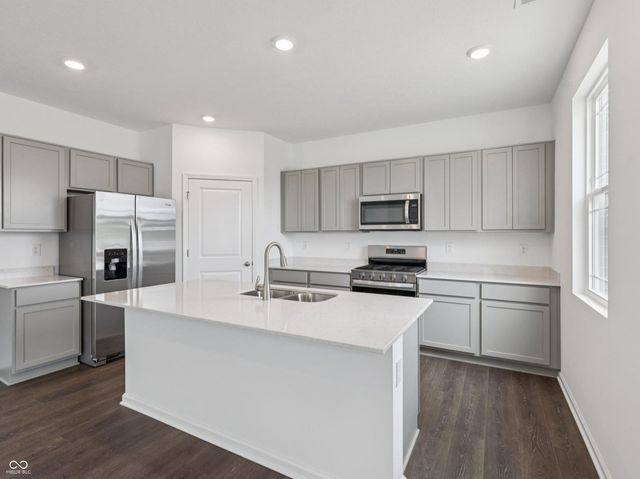 50 Benfield Drive, Whiteland, IN 46184